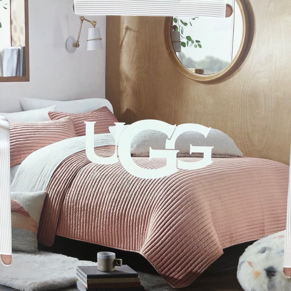 Light Pink Full/Queen Quilt Set UGG Comforter